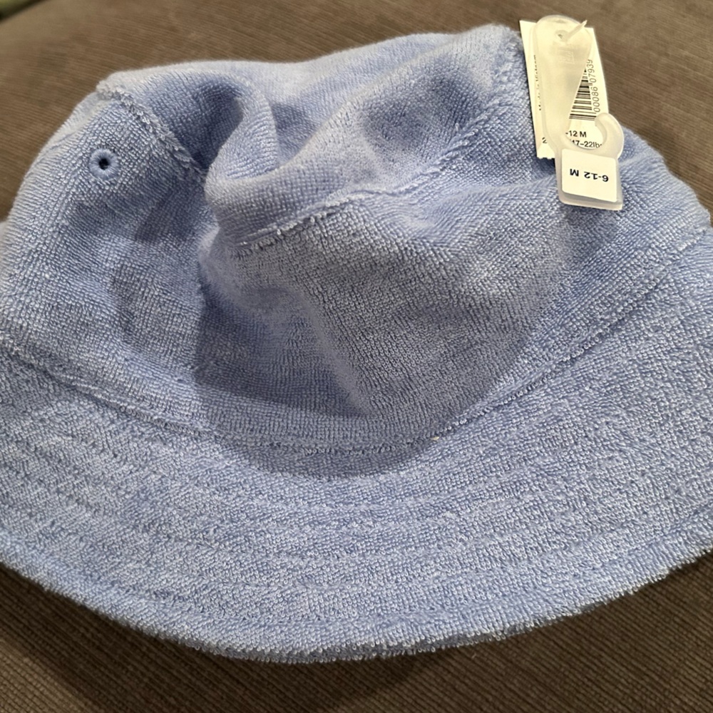 Old Navy Terry cloth Baby Sun hat w strap 6-12mo - Picture 2 of 3